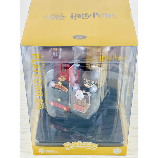 Harry Potter Platform 9 3/4 Diorama Figurine by Beast Kingdom, Licensed by Beast Kingdom