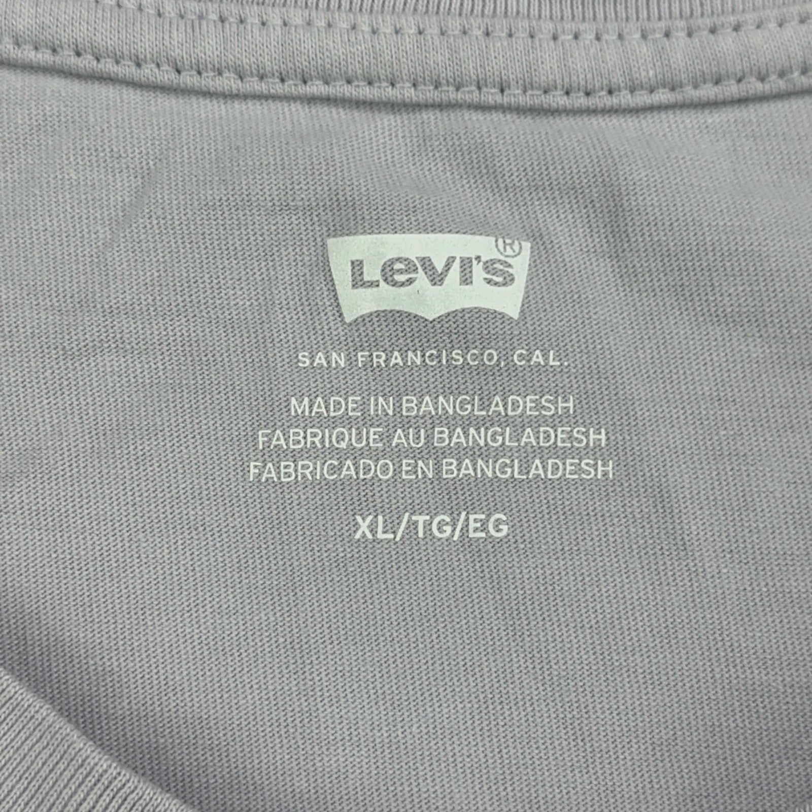 Levis Womens XL Graphic Tee Lavender Purple Metallic Silver Batwing Logo Shirt by Levi's