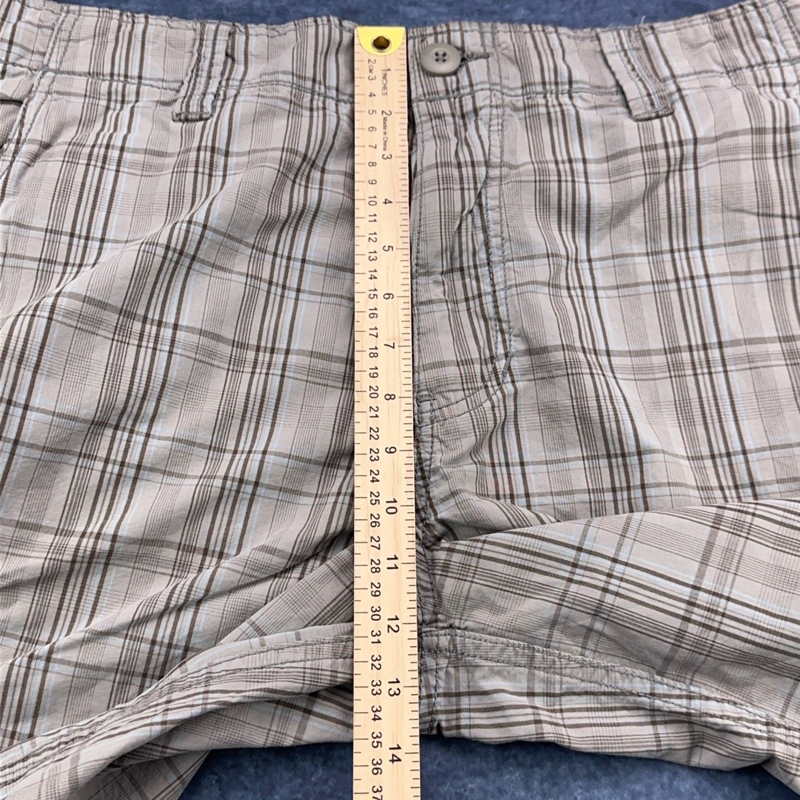 Mossimo Supply Co Mens Plaid Cargo Shorts Brown Tan Size 36 Relaxed Fit Utility by Mossimo Supply Co.
