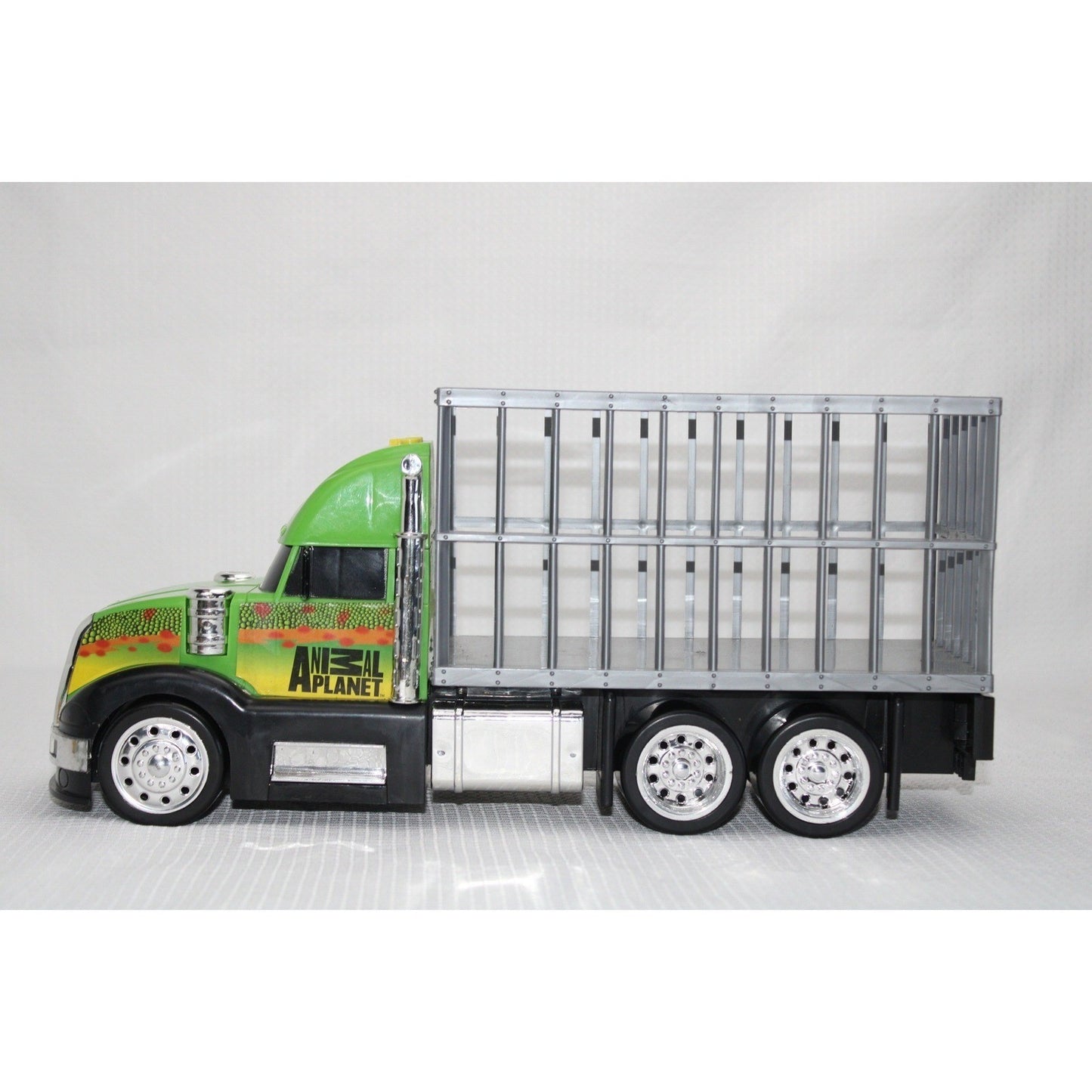 Animal Planet Dinosaur Transport Truck Playset 4 Figures Accessories 14" by Animal Planet