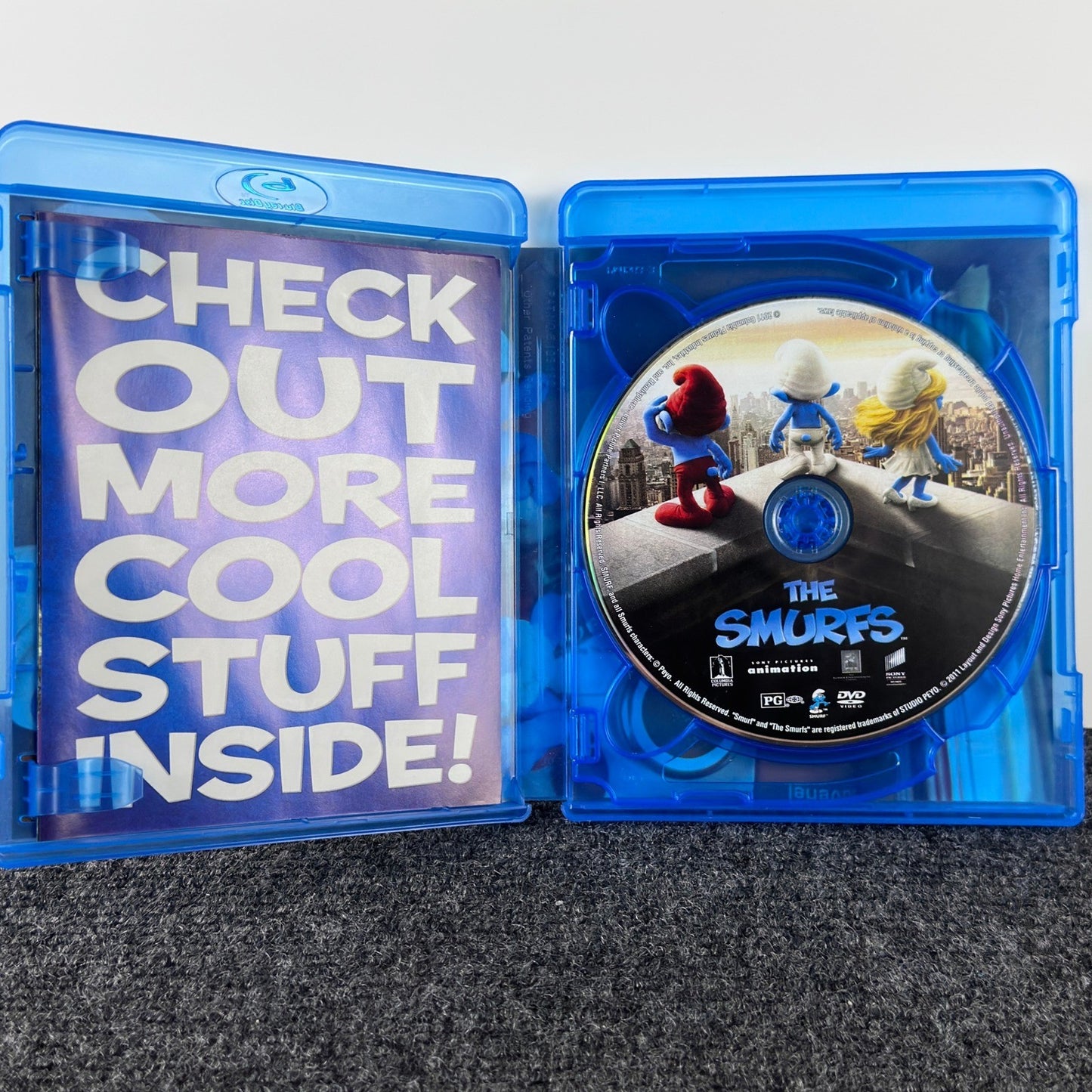 The Smurfs 3-Disc Holiday Blu-ray DVD Gift Set A Christmas Carol Mini Movie 2011 by Buysaavy