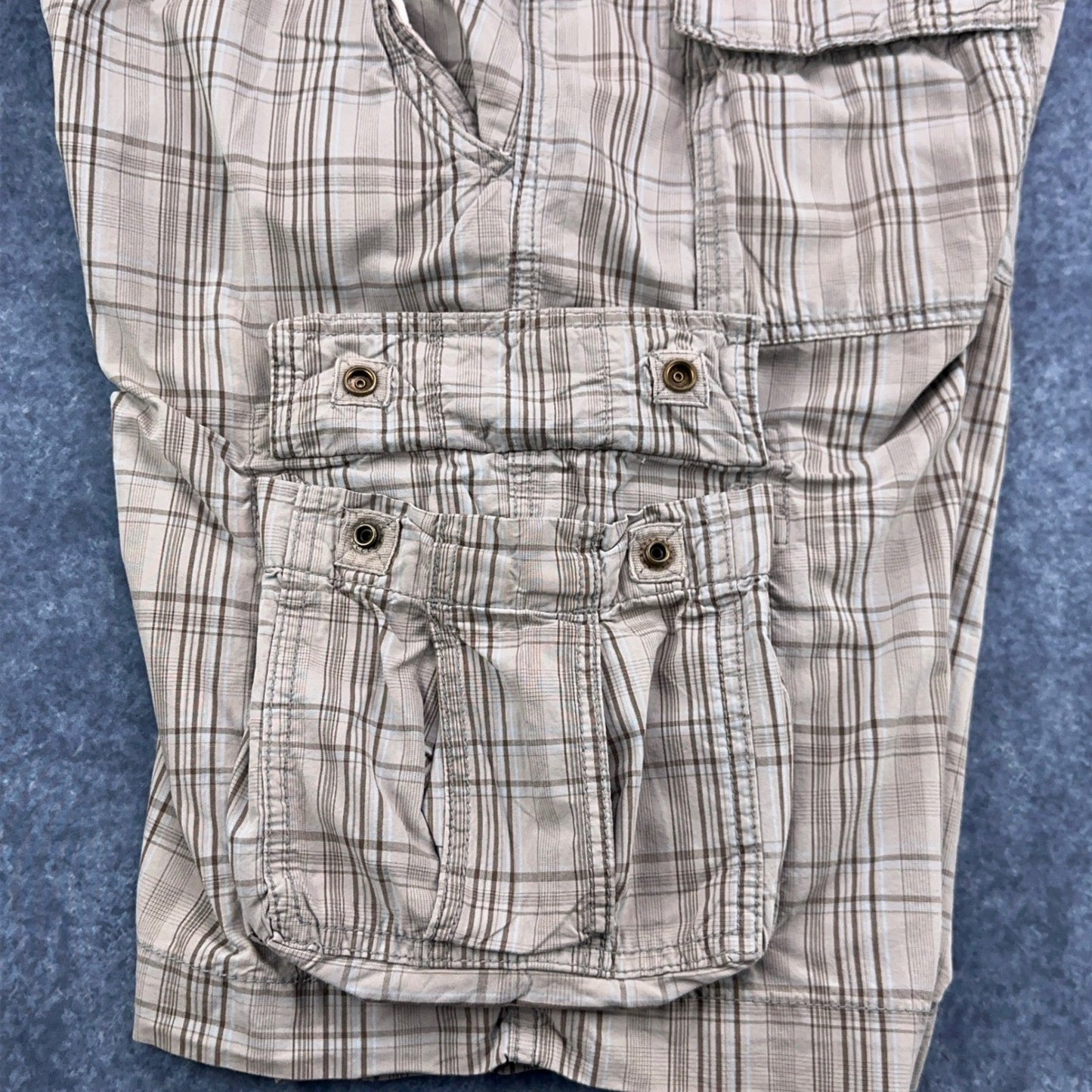 Mossimo Supply Co Mens Plaid Cargo Shorts Brown Tan Size 36 Relaxed Fit Utility by Mossimo Supply Co.