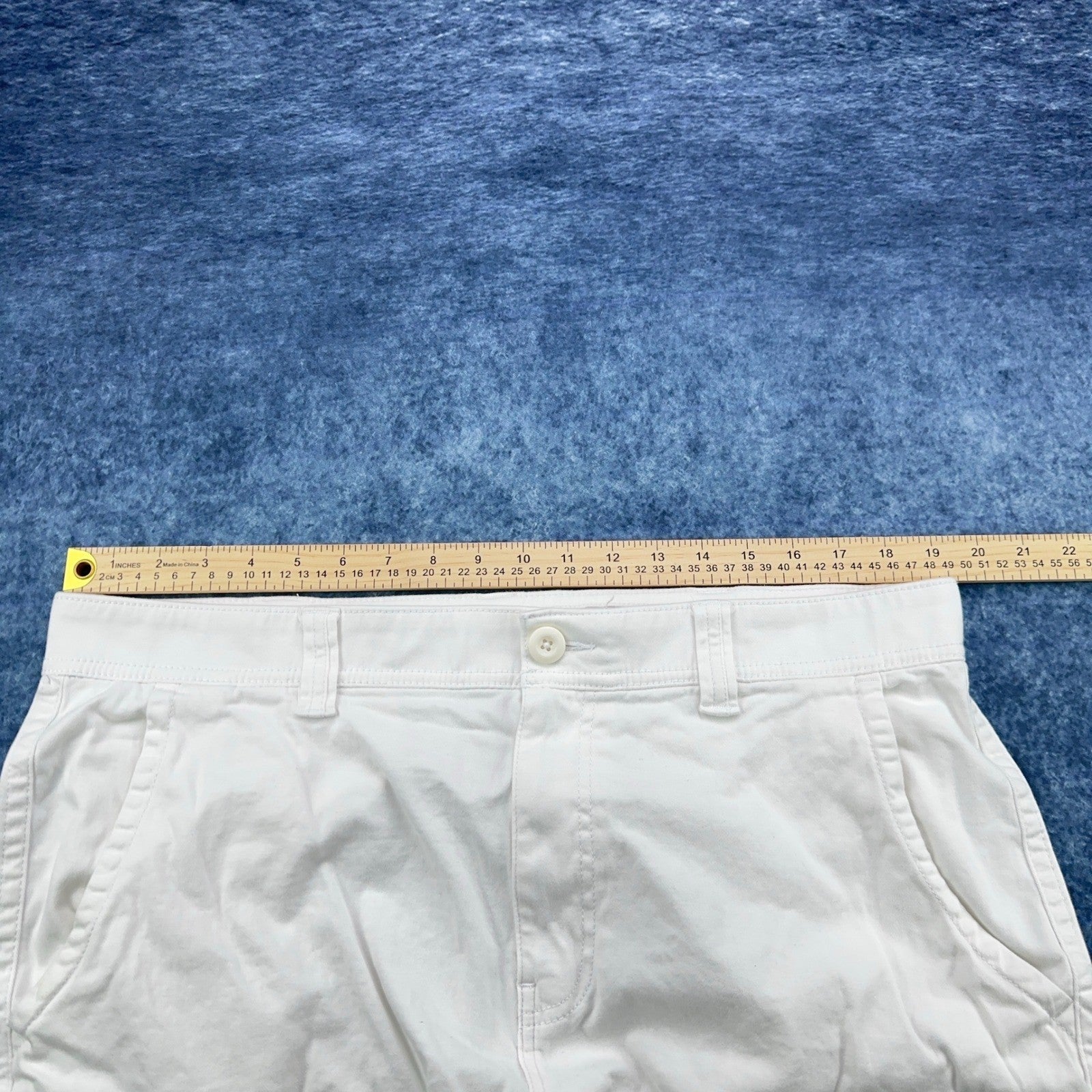 St Johns Bay Mens White Comfort Stretch Cargo Shorts Size 38 Cotton Blend by St. John's Bay