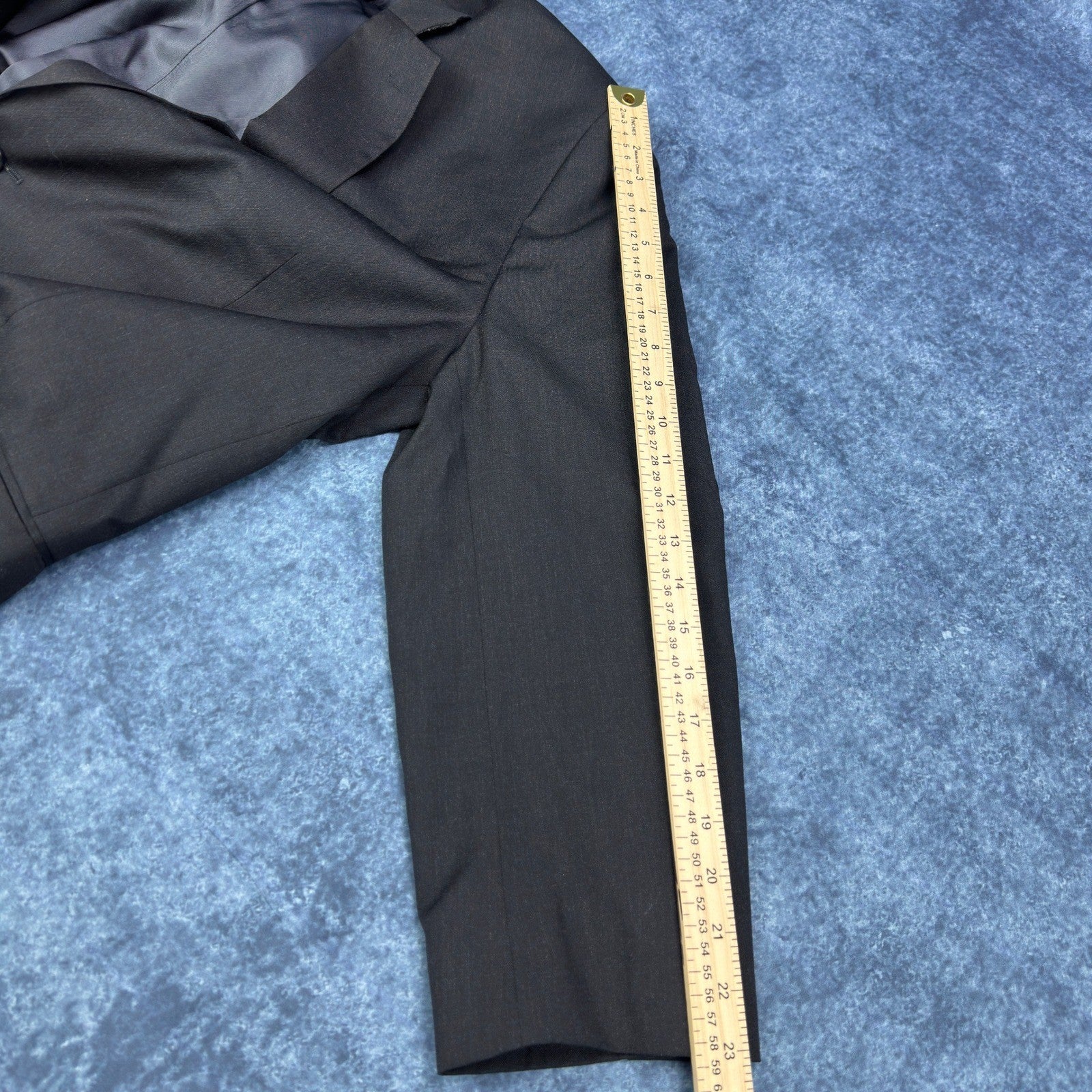 Jones New York Classic Mens 2-Piece Suit Charcoal Black 100% Wool 38W 46R by Jones New York Classic