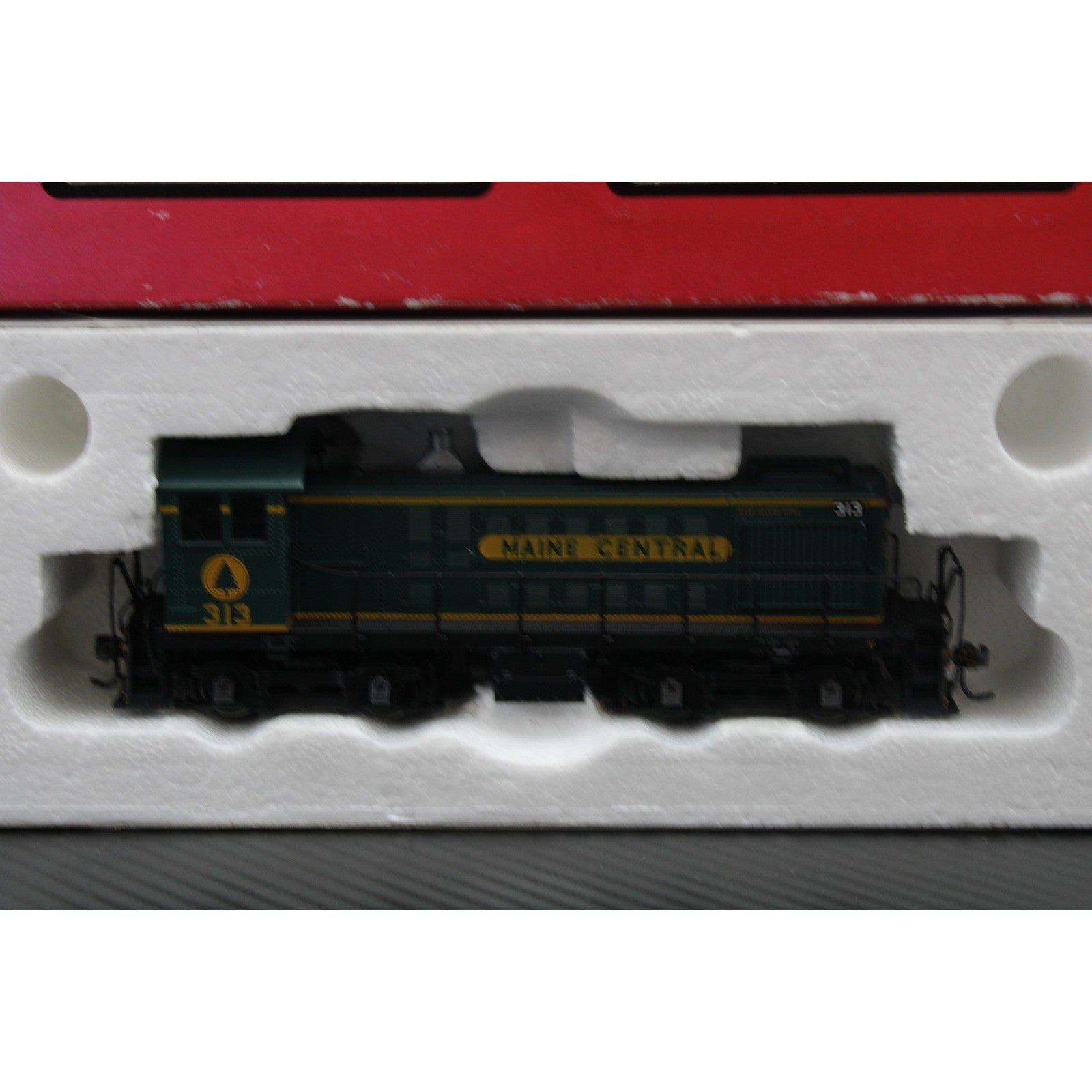 Atlas HO Scale Alco S-4 Diesel Switcher Maine Central 313 Locomotive 8753 Boxed by Atlas
