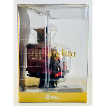 Harry Potter Platform 9 3/4 Diorama Figurine by Beast Kingdom, Licensed by Beast Kingdom