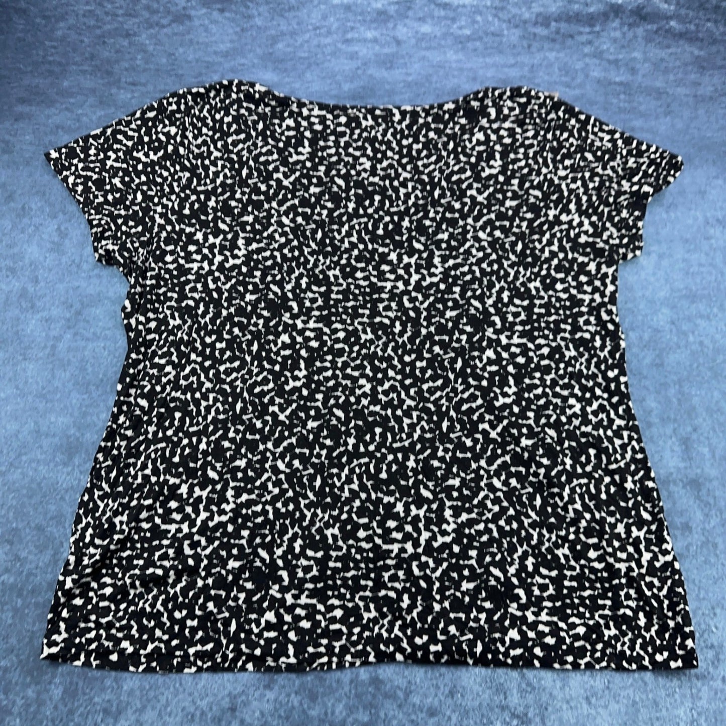 Beverly Drive Womens Plus 20-22W Black White Abstract Rayon Scoop Neck Top by Beverly Drive