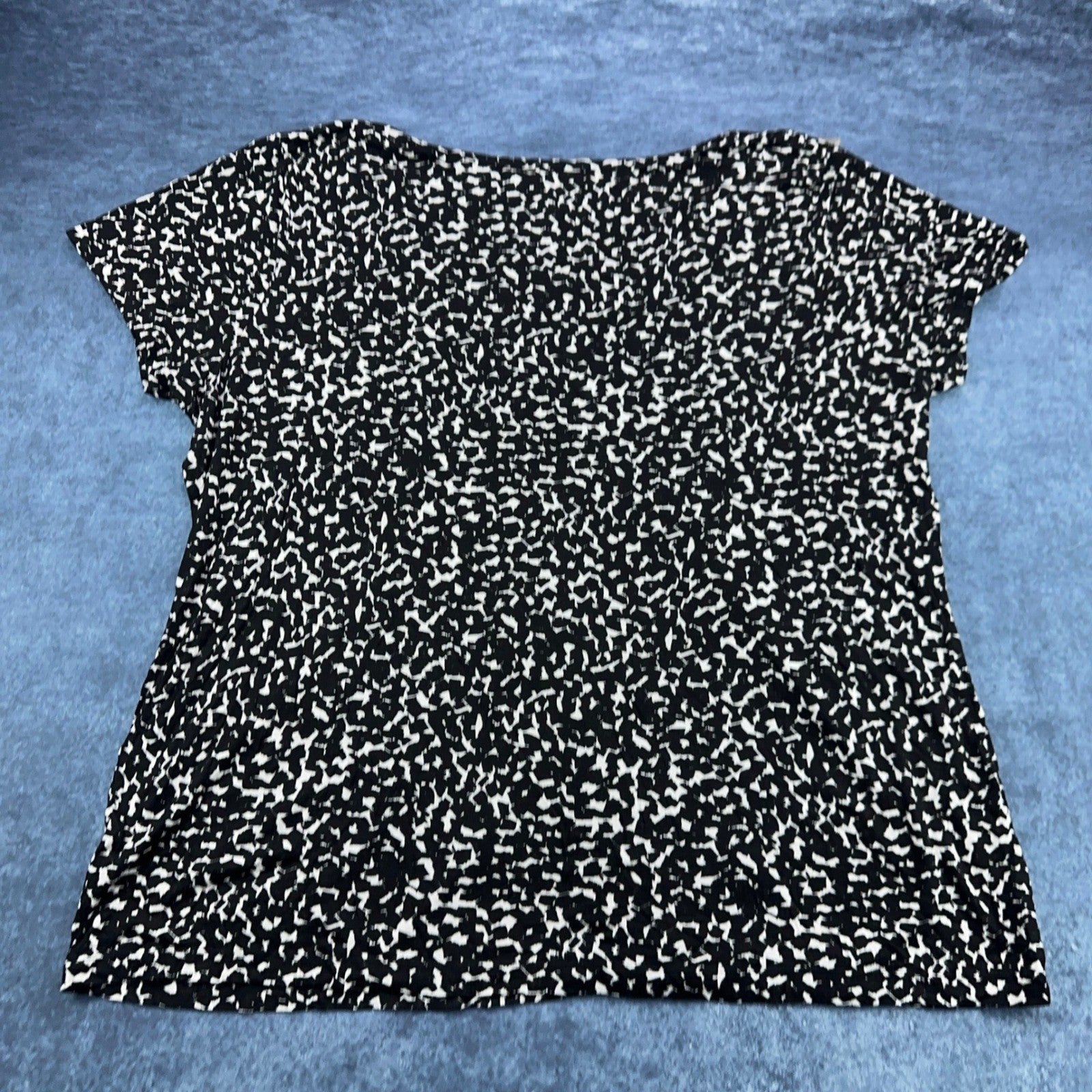 Beverly Drive Womens Plus 20-22W Black White Abstract Rayon Scoop Neck Top by Beverly Drive