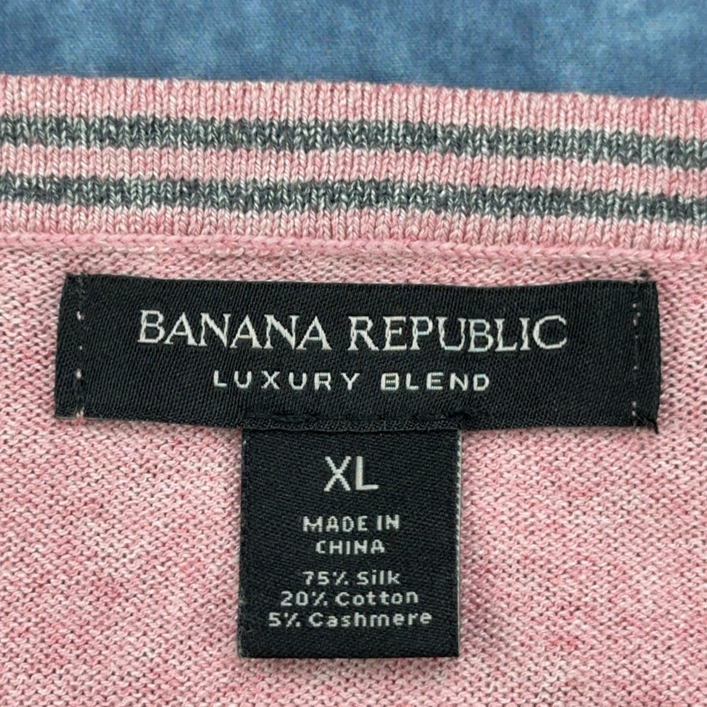 Banana Republic Mens XL Salmon Pink Silk Cotton Cashmere V-Neck Sweater by Banana Republic