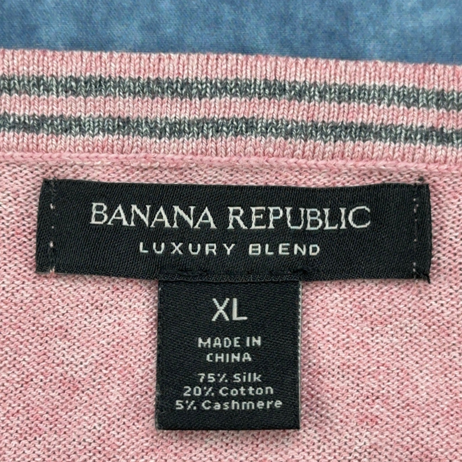 Banana Republic Mens XL Salmon Pink Silk Cotton Cashmere V-Neck Sweater by Banana Republic