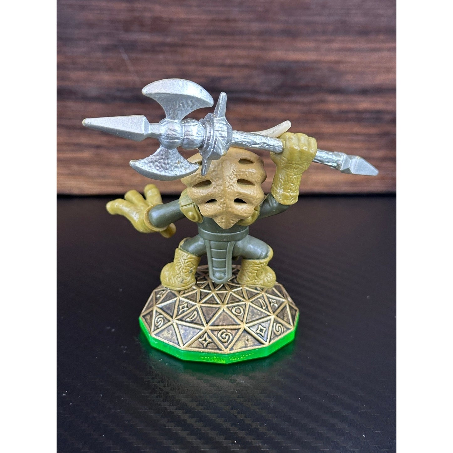 Activision Skylanders Giants Voodood Life Element Figure 83985888 Green Base by Activision