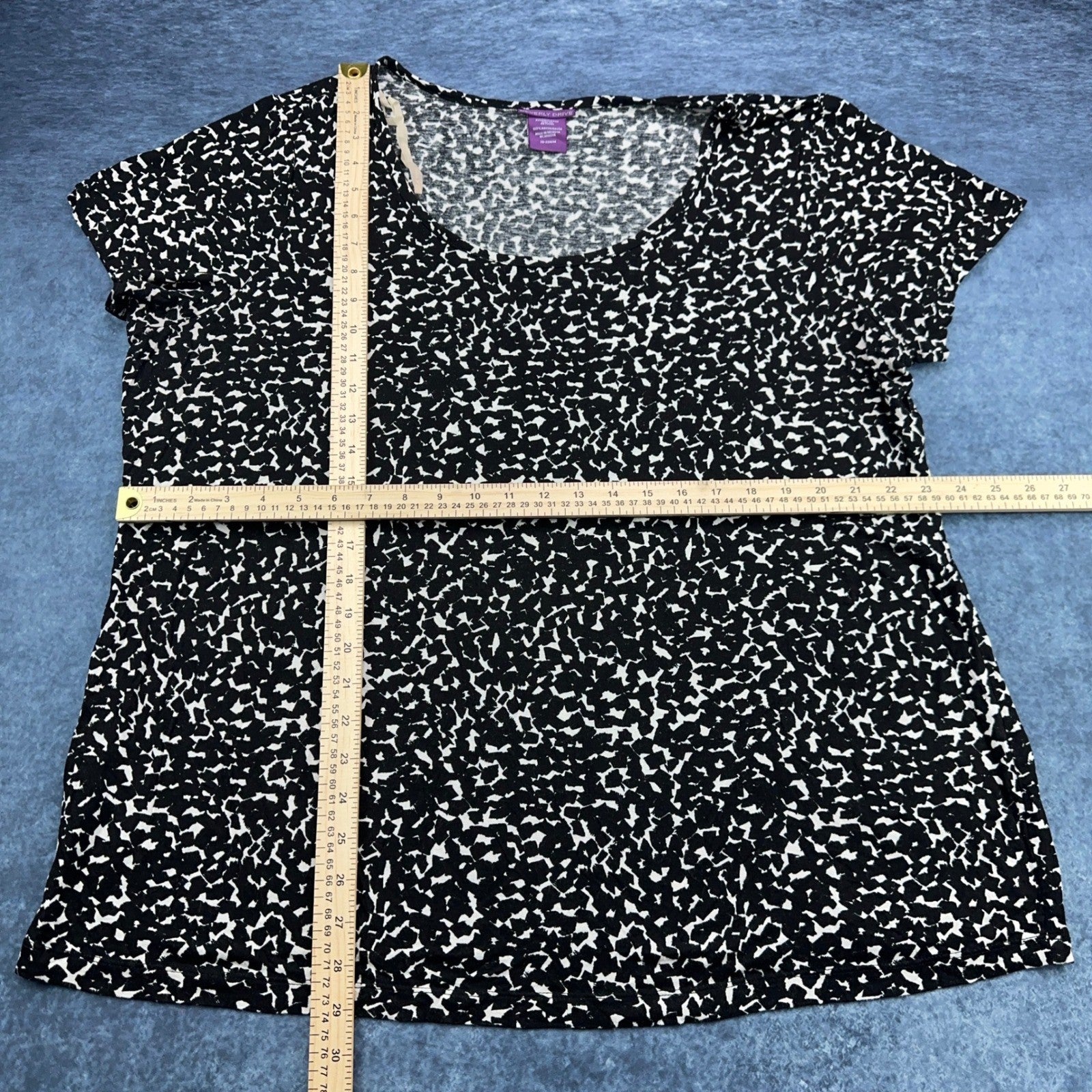 Beverly Drive Womens Plus 20-22W Black White Abstract Rayon Scoop Neck Top by Beverly Drive