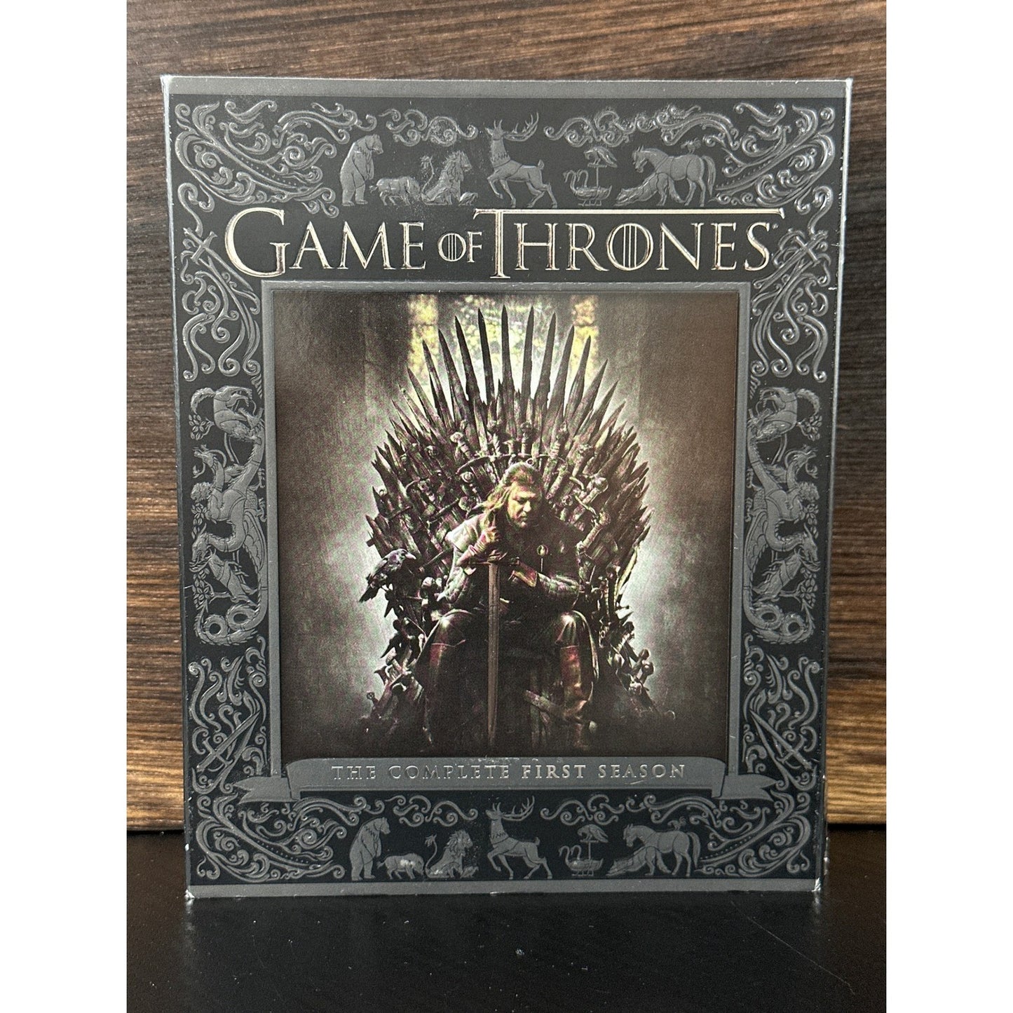 Game of Thrones The Complete First Season Blu-ray 5-Disc Set with Episode Guide by Buysaavy