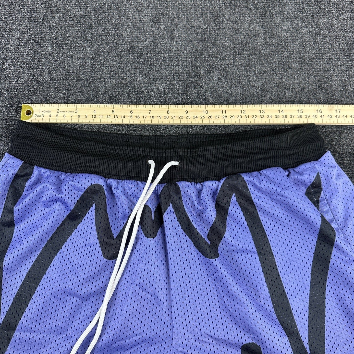 Puma Mens Basketball Shorts Purple Black White Graphic Mesh 530508-06 Size Large by PUMA