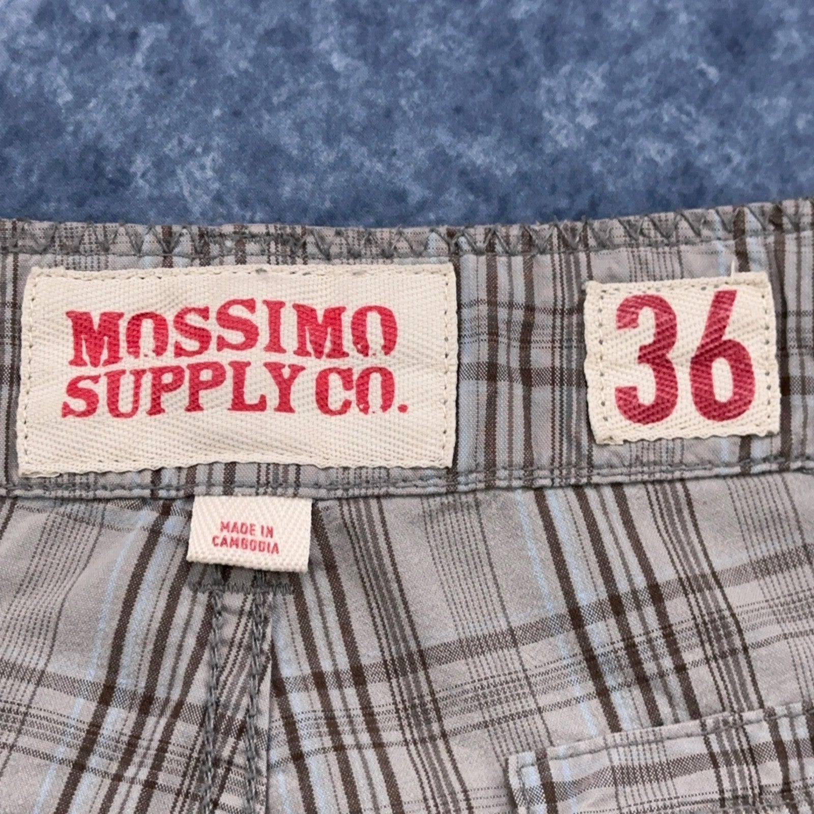 Mossimo Supply Co Mens Plaid Cargo Shorts Brown Tan Size 36 Relaxed Fit Utility by Mossimo Supply Co.