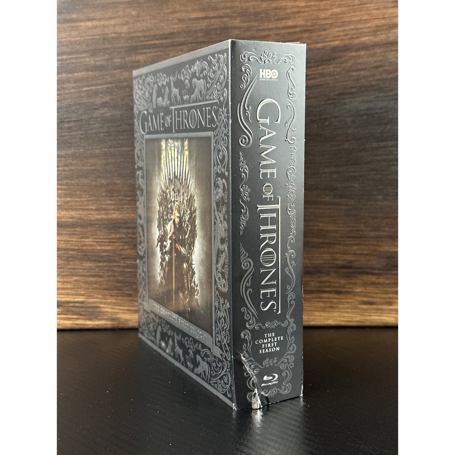 Game of Thrones The Complete First Season Blu-ray 5-Disc Set with Episode Guide by Buysaavy