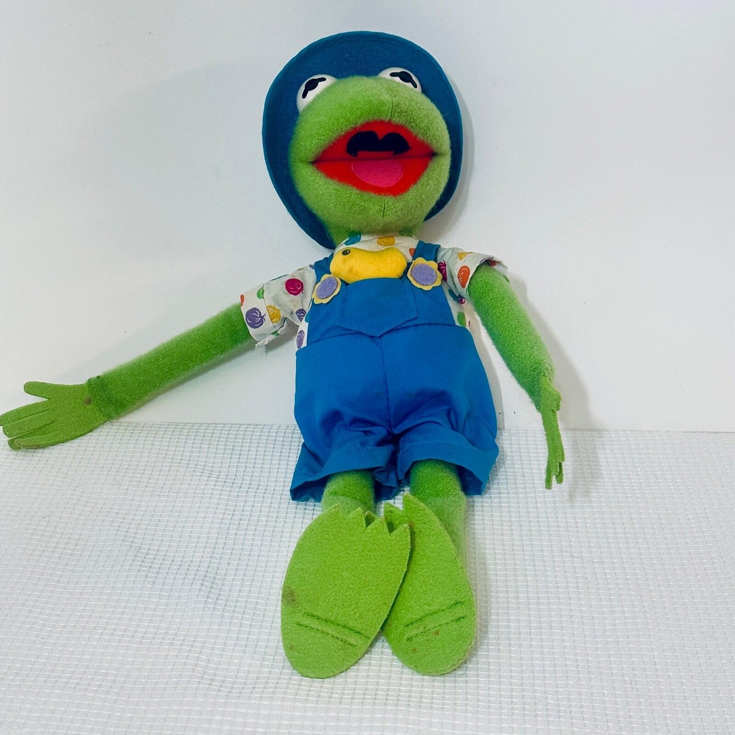 1993 Kid Dimension Kermit the Frog Plush Toy Blue Overalls Hat