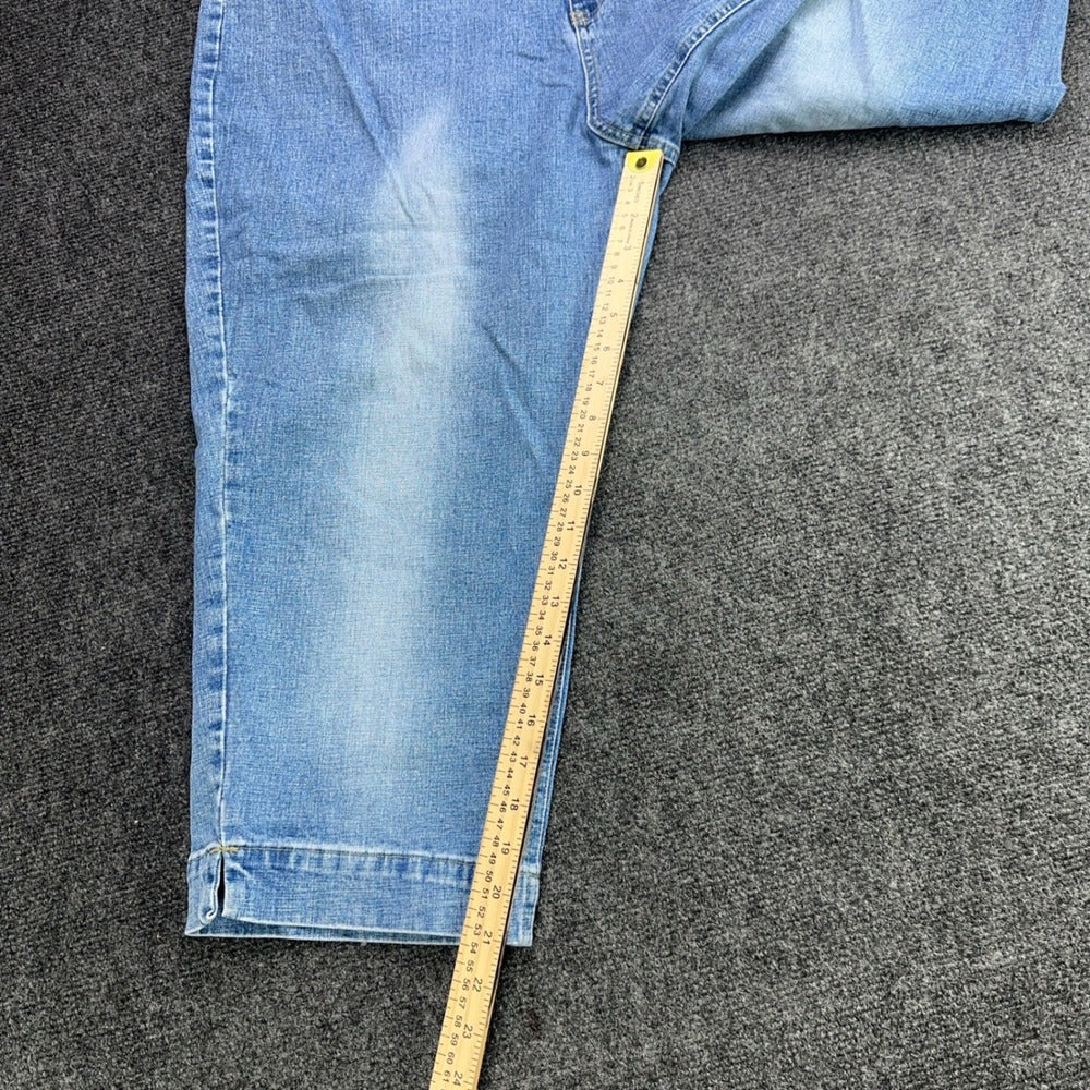 Sonoma Goods for Life Women 20W Medium Wash Stretch Denim Capri Cropped Jeans — photo 7 of 10